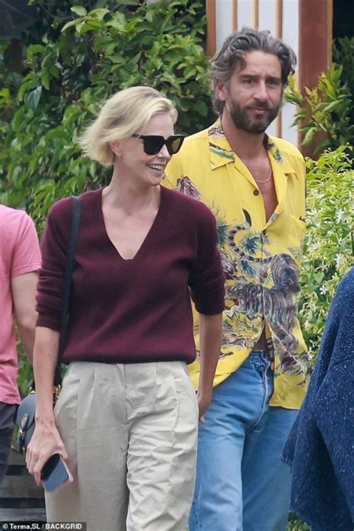 Charlize Theron's Partner: Who Is She Dating?