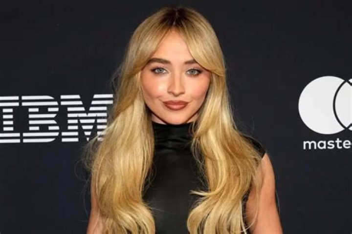Sabrina Carpenter's Stature: How Tall Is She?